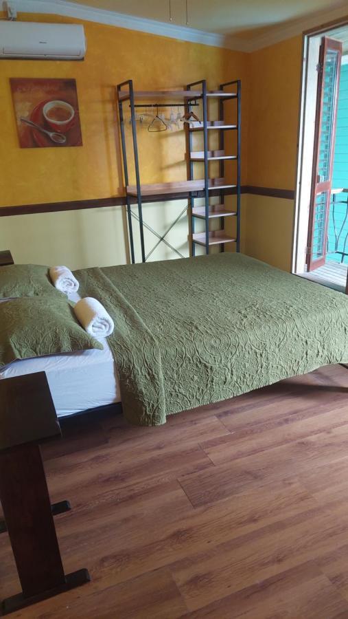 The Lighthouse At Casa Max Hotell Bocas del Toro Exteriör bild