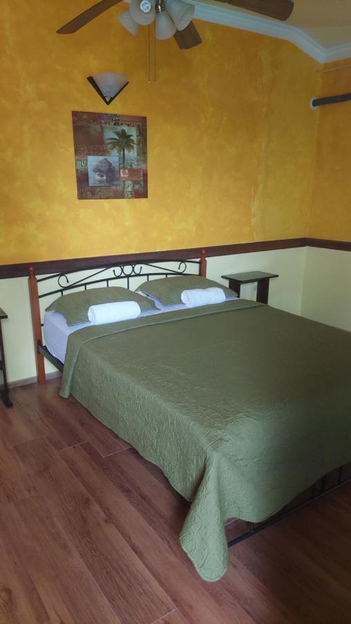 The Lighthouse At Casa Max Hotell Bocas del Toro Exteriör bild